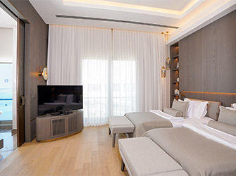 /media/o20bdmub/akra-hotels-panorama-suit-card-4m.jpg