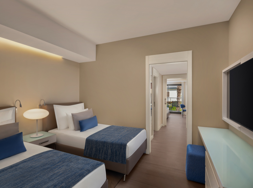 Akra Fethiye Konaklama Yandan Deniz Manzaralı Aile Odası Card D2