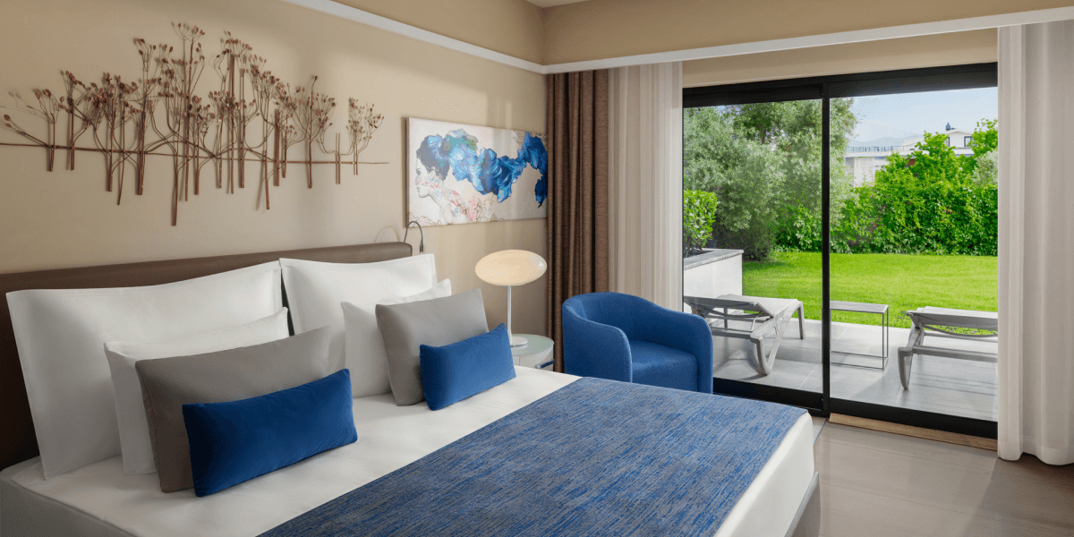 Akra Fethiye Konaklama Standart Kara Manzaralı Engelli Oda Galeri D