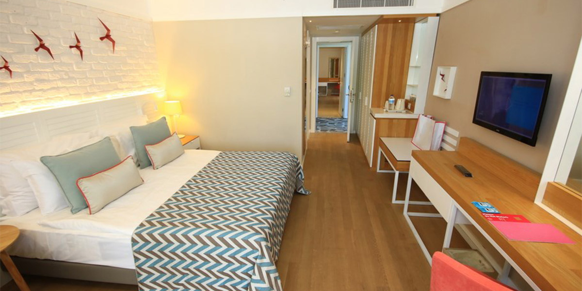 Akra Kemer Kara Manzarali Suit Galeri