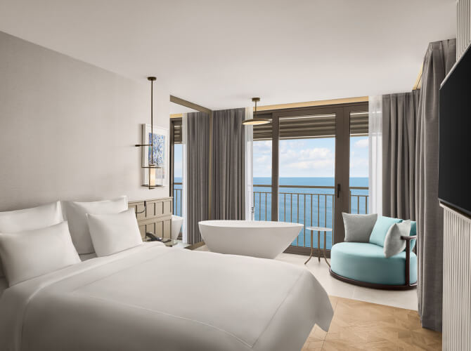 Akra Antalya Suitler Skyline Card M