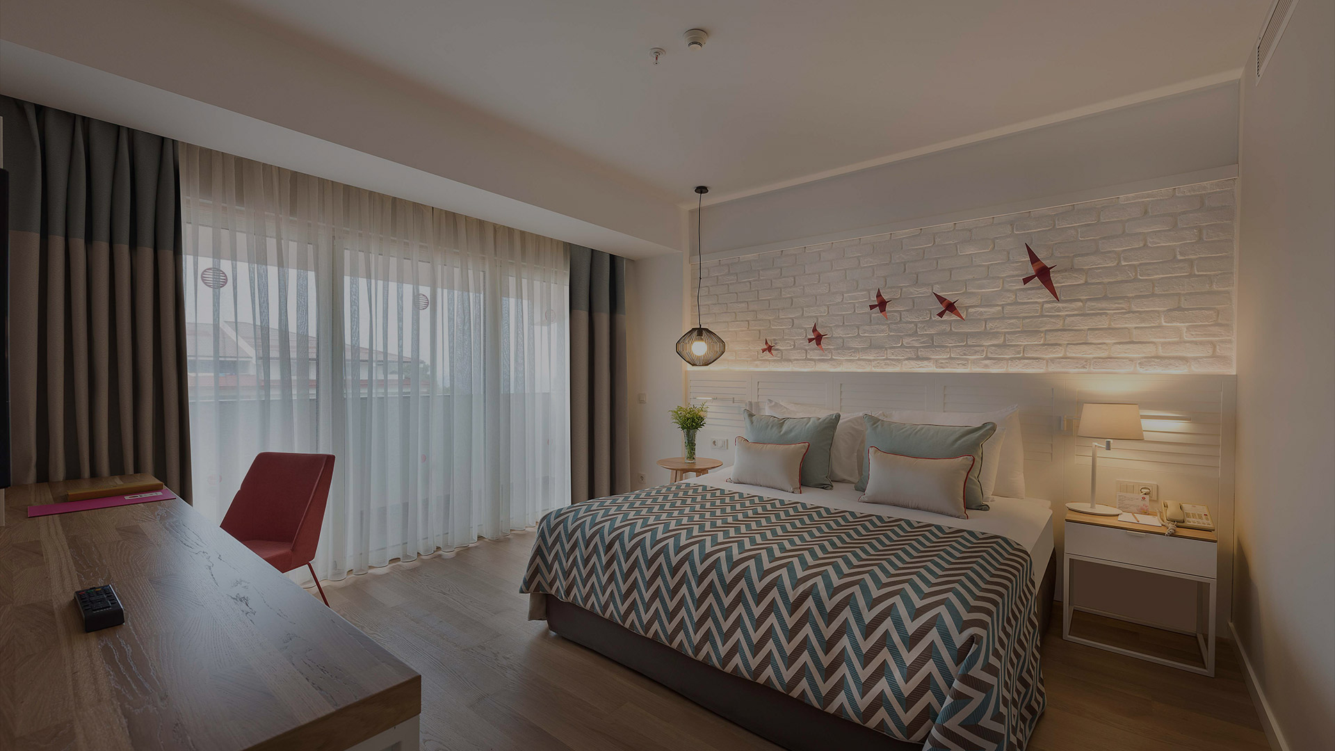 Akra Kemer Penthouse Suit Cente Rbanner