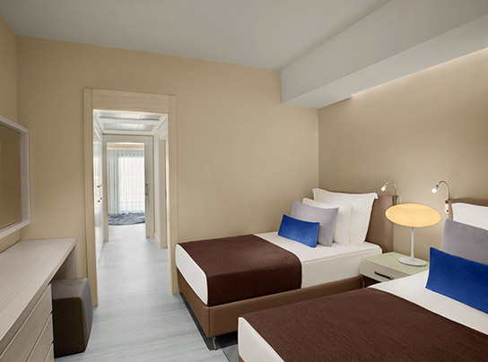 Akra Hotels Kismi Deniz Manzarali Aile Odasi (3) Card