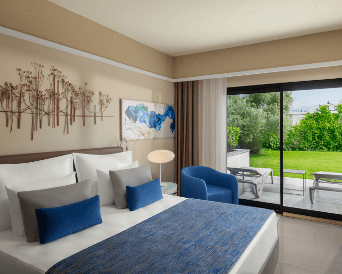 Akra Fethiye Konaklama Standart Kara Manzaralı Engelli Oda Ozellikleri