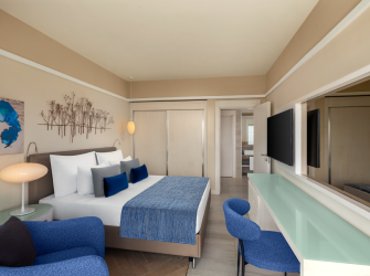 Akra Fethiye Konaklama Yandan Deniz Manzaralı Aile Odası Superior Card M