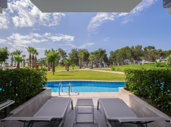 Akra Fethiye Konaklama Yetiskin Swim Up Standart Oda Card M2